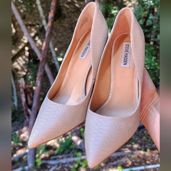 Steve Madden Retroreflective Heels - Picture 2 of 5